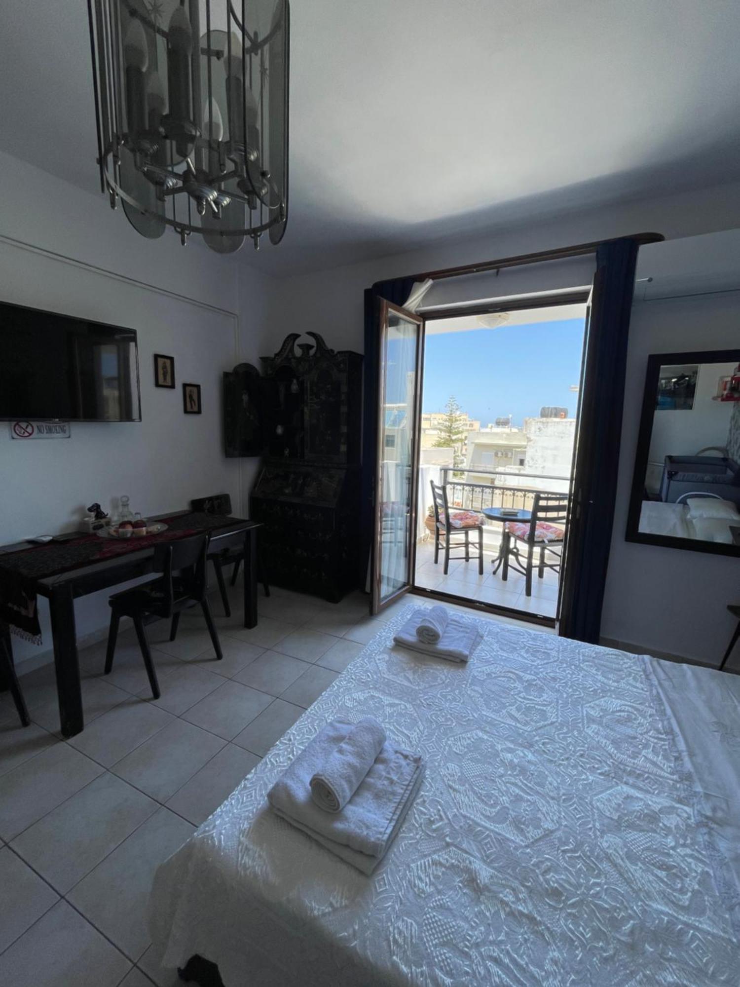 Retire Flat In The Heart Of City 이라클리온 외부 사진